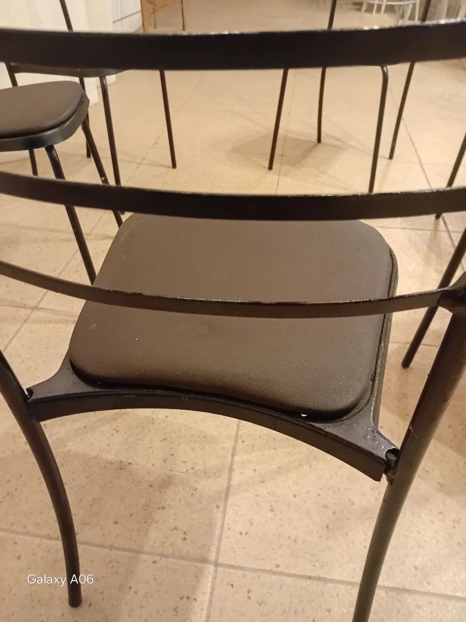 Cadeiras de ferro estofadas  - Foto 5