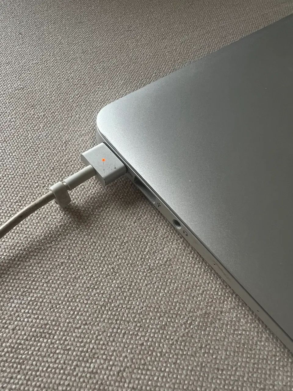 Macbook air 13" - bateria com defeito - Foto 4