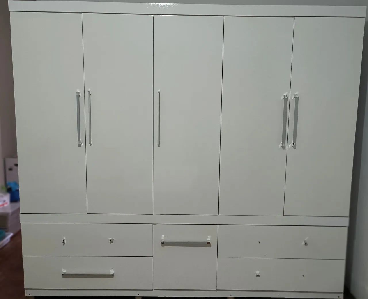 Gusrda-roupa MDF