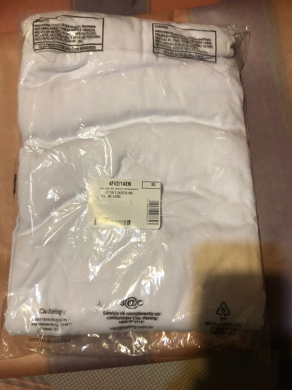 Três camisas Hering XG - novas - Foto 2