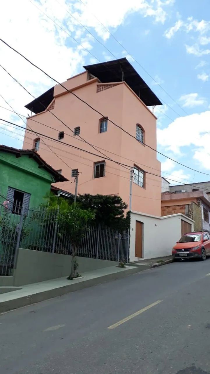 Prédio com 3 andares, cobertura e quintal - Centro de Bom Jesus do Amparo/MG - Foto 3