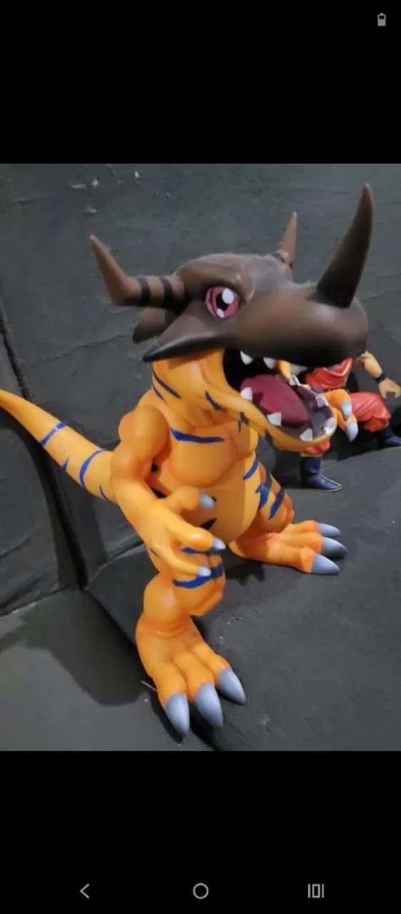 Greymon/Digimon.