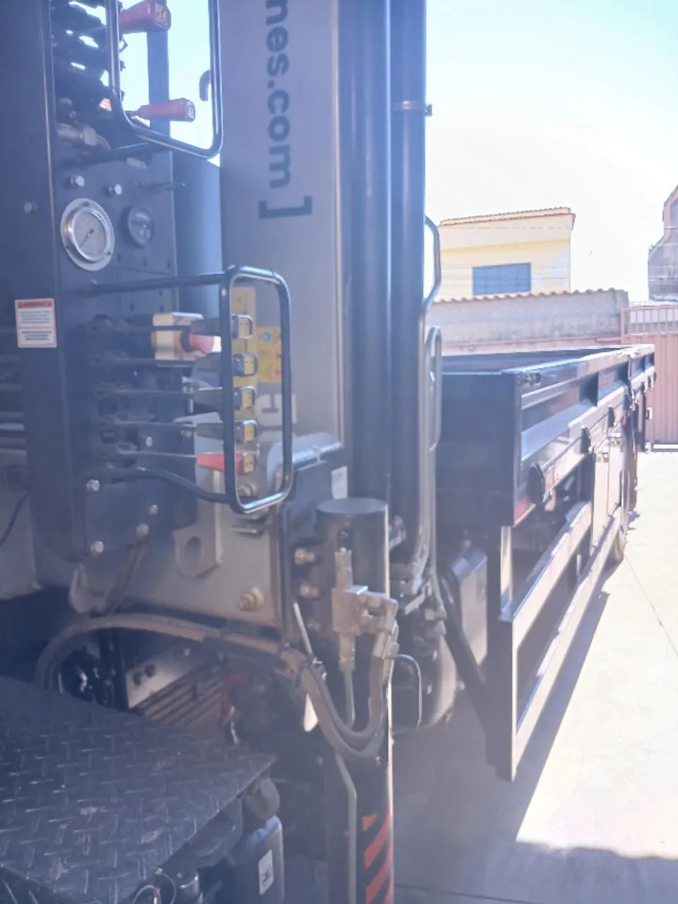 Atego 1719 com Munck 20.700 - Foto 3