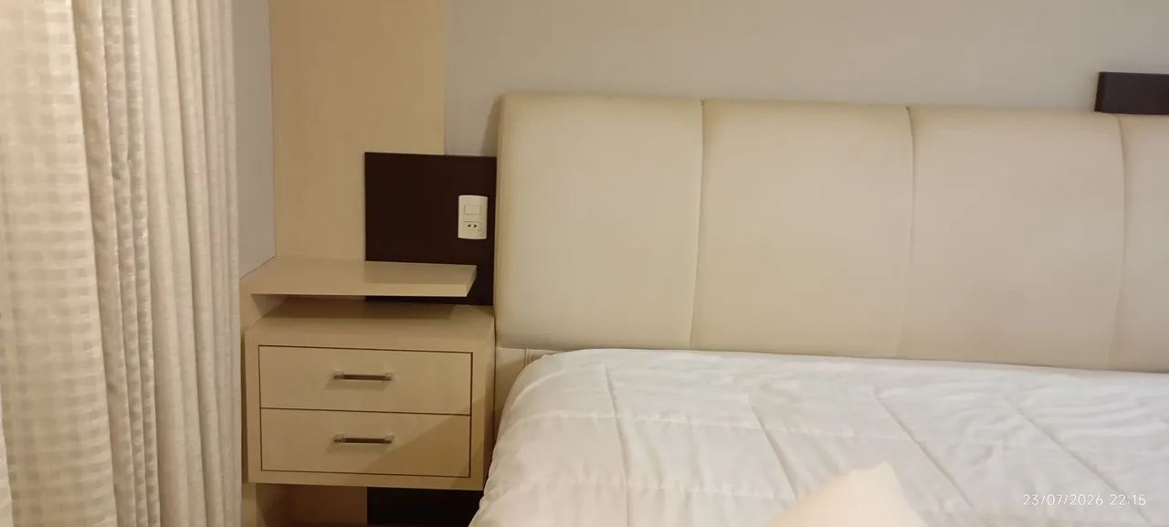 Cabeceira com criado mudo para cama king - Foto 3
