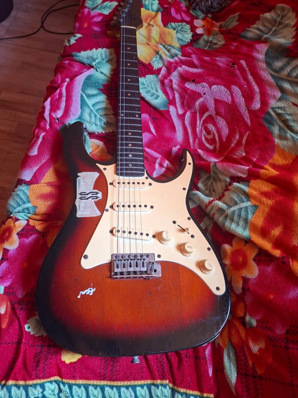 Guitarra De Marca Golde aceito troca em celular e da Samsung A15 5G ou outros  - Foto 4