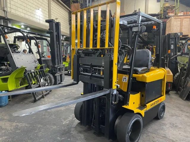 Empilhadeira Contrabalançada Hyster E55XM - Foto 5