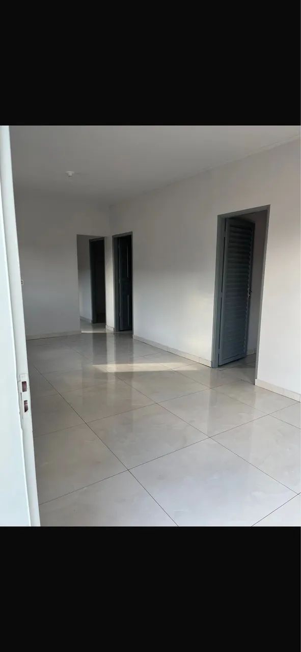 Casa boa no centro com porcelanato e forrada - Foto 3