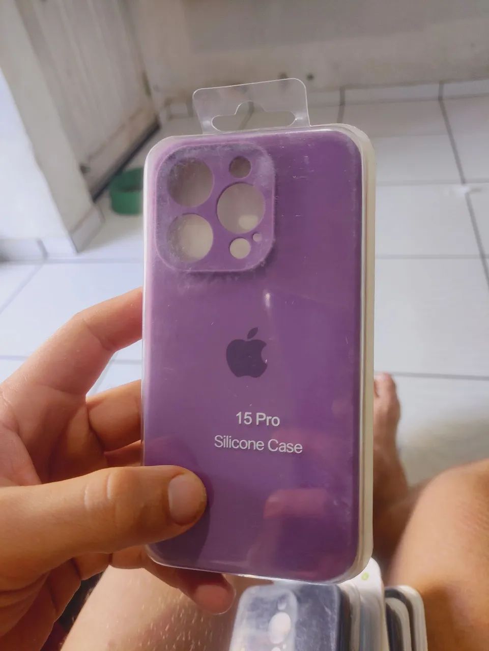 Vendo  LOTE  de 9 capinhas  iPhone 13 14 15 pro  - Foto 6