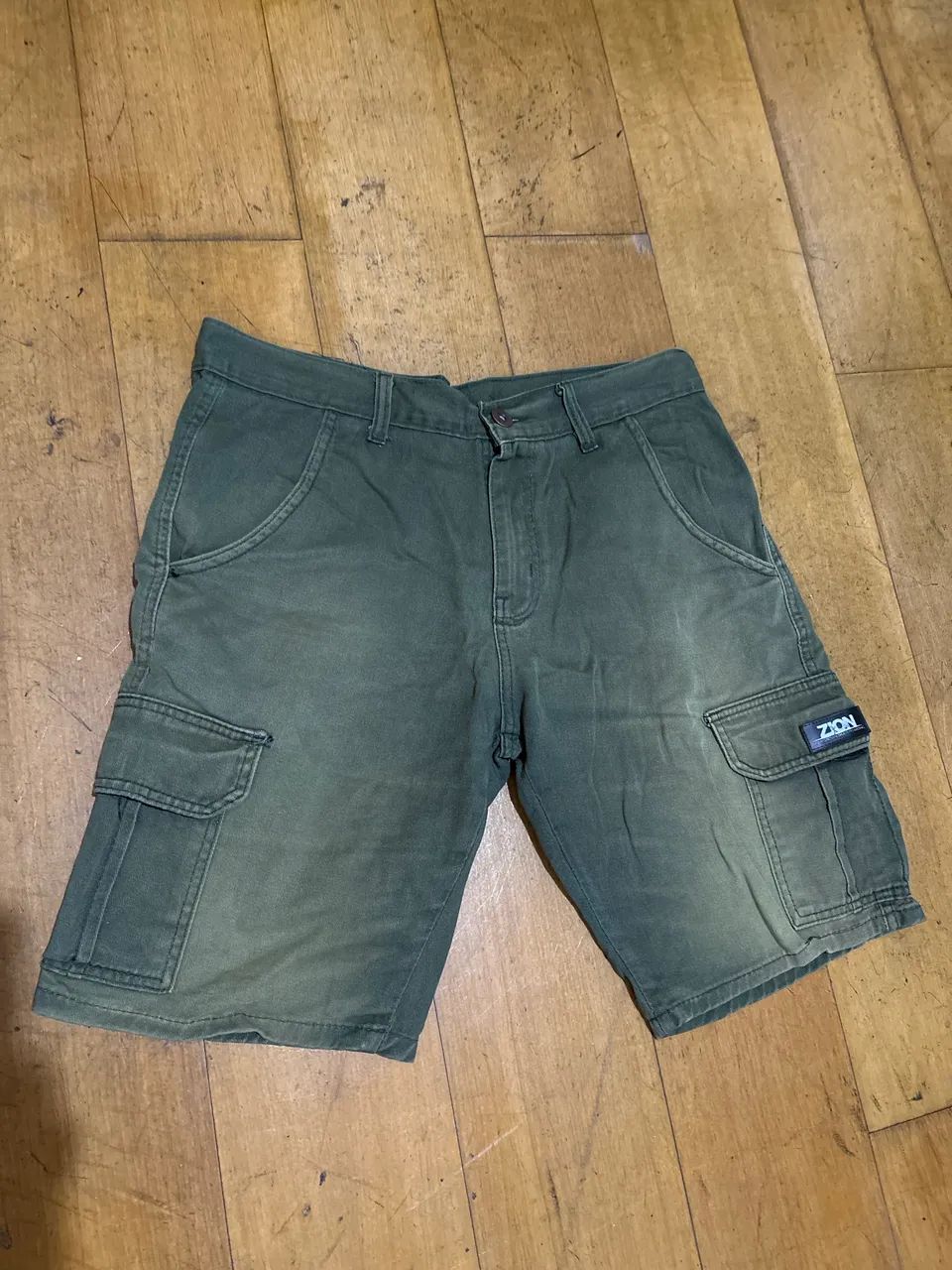 Bermuda Zion cargo semi nova