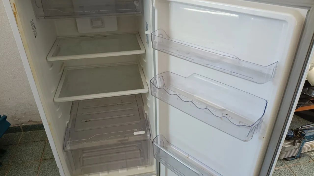 Geladeira Eletrolux 320L duplex Frost Free  - Foto 5