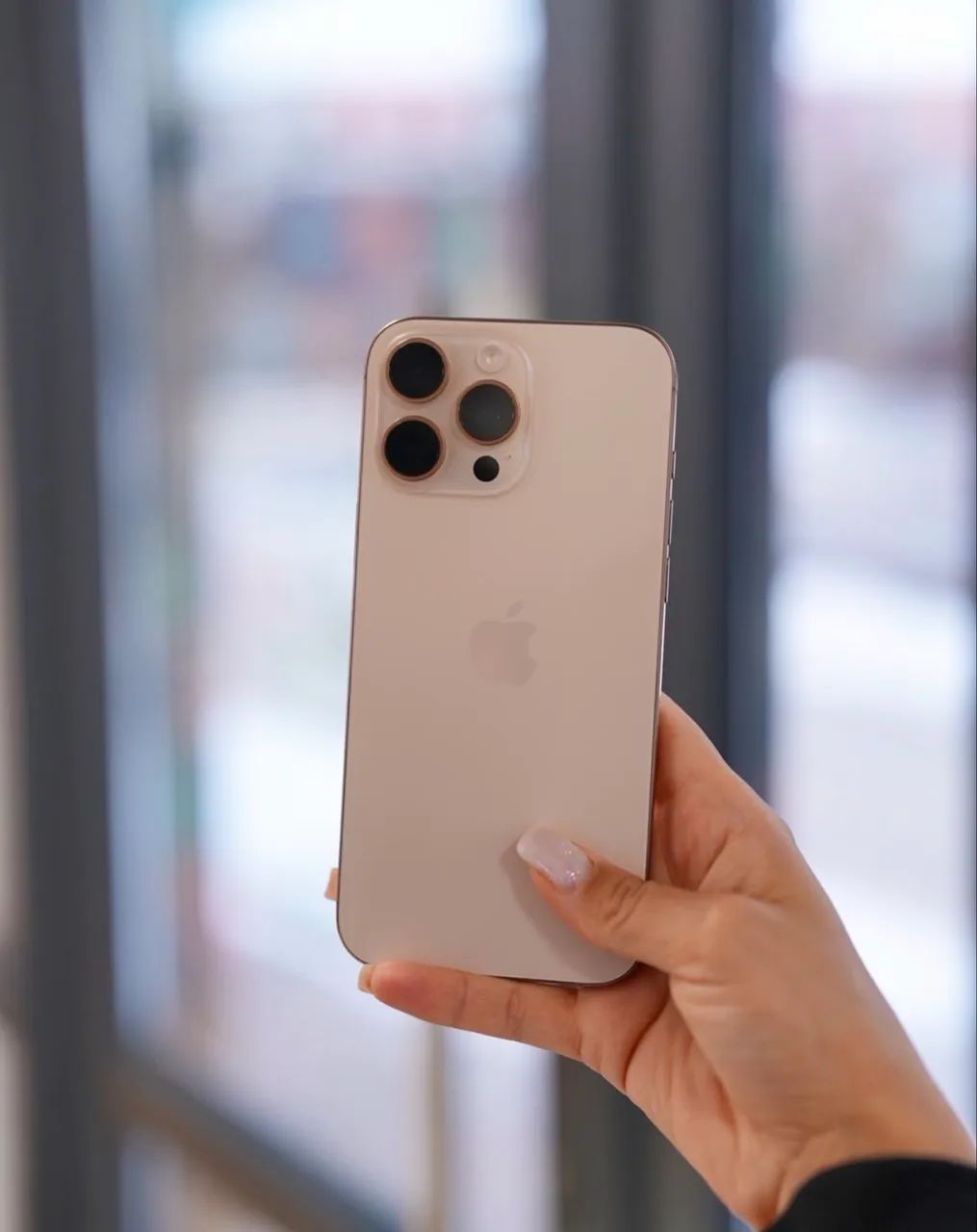 IPHONE 16 PRO MAX 256GB ( semi novo)  - Foto 3