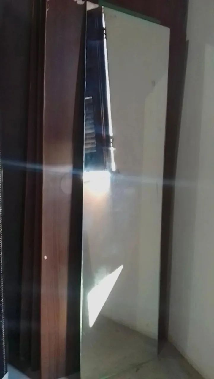 VENDO ESPELHO.