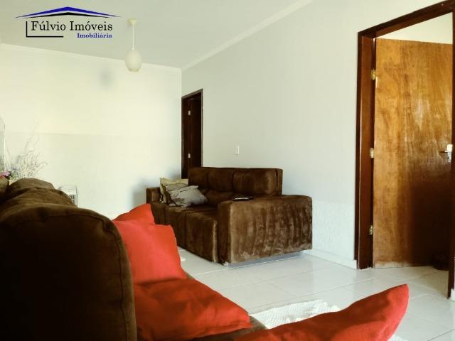 Maravilhosa em condomínio fechado, 1.200m² de terreno, área de lazer e salão de festas - Foto 3