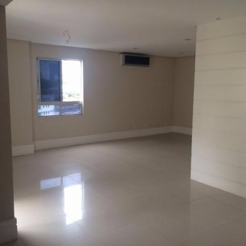 Excelente apartamento,amplo, no centro da cidade. Financia - Foto 2