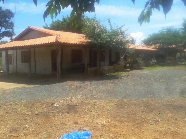 Excelente casa com otima localização próximo a parada obrigatoria - Foto 5