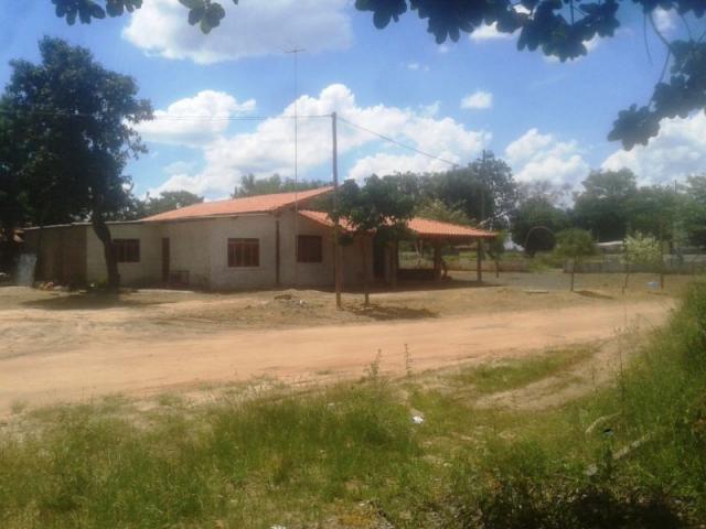 Excelente casa com otima localização próximo a parada obrigatoria - Foto 11