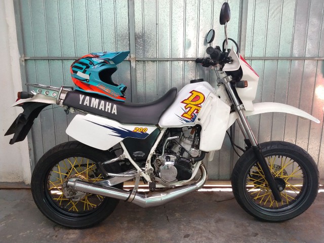 YAMAHA DT 200