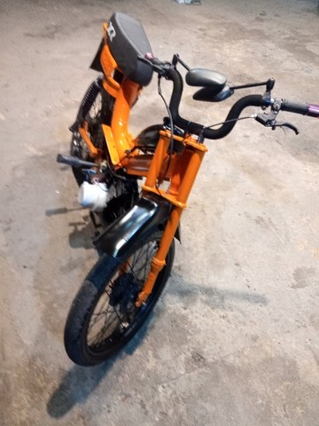 VENDE-SE MOBILETE CALOI 75CC E É BOA DE PARTIDA