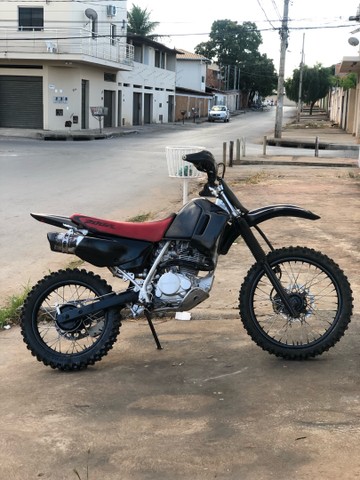 XR200R DE TRILHA COM DOC.