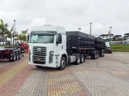 Volkswagem 25.420 2018 6x2 + carreta bicaçamba randon.