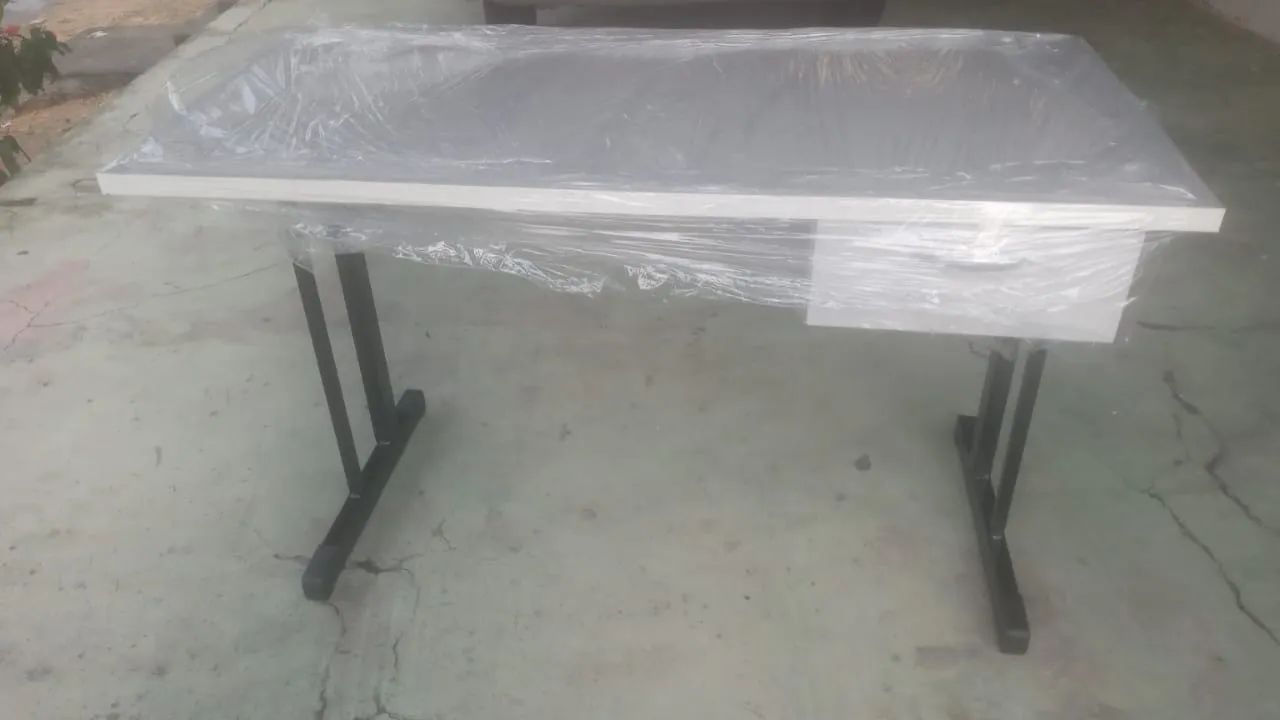 Mesa de escritório branca a partir de 220