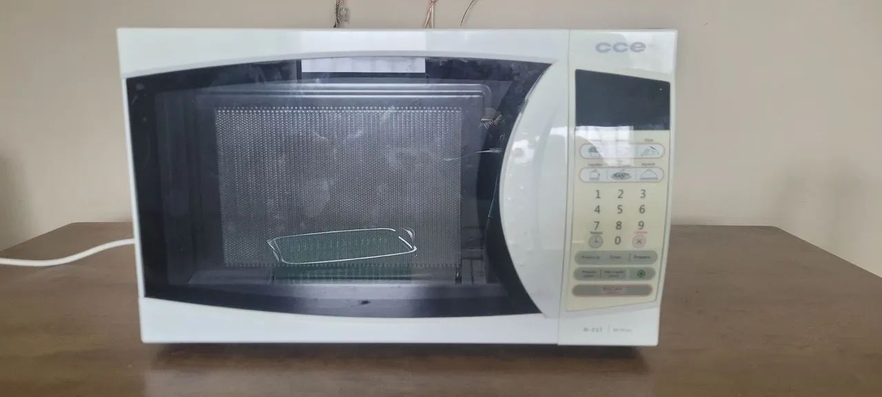 Micro-ondas CCE 20 Litros