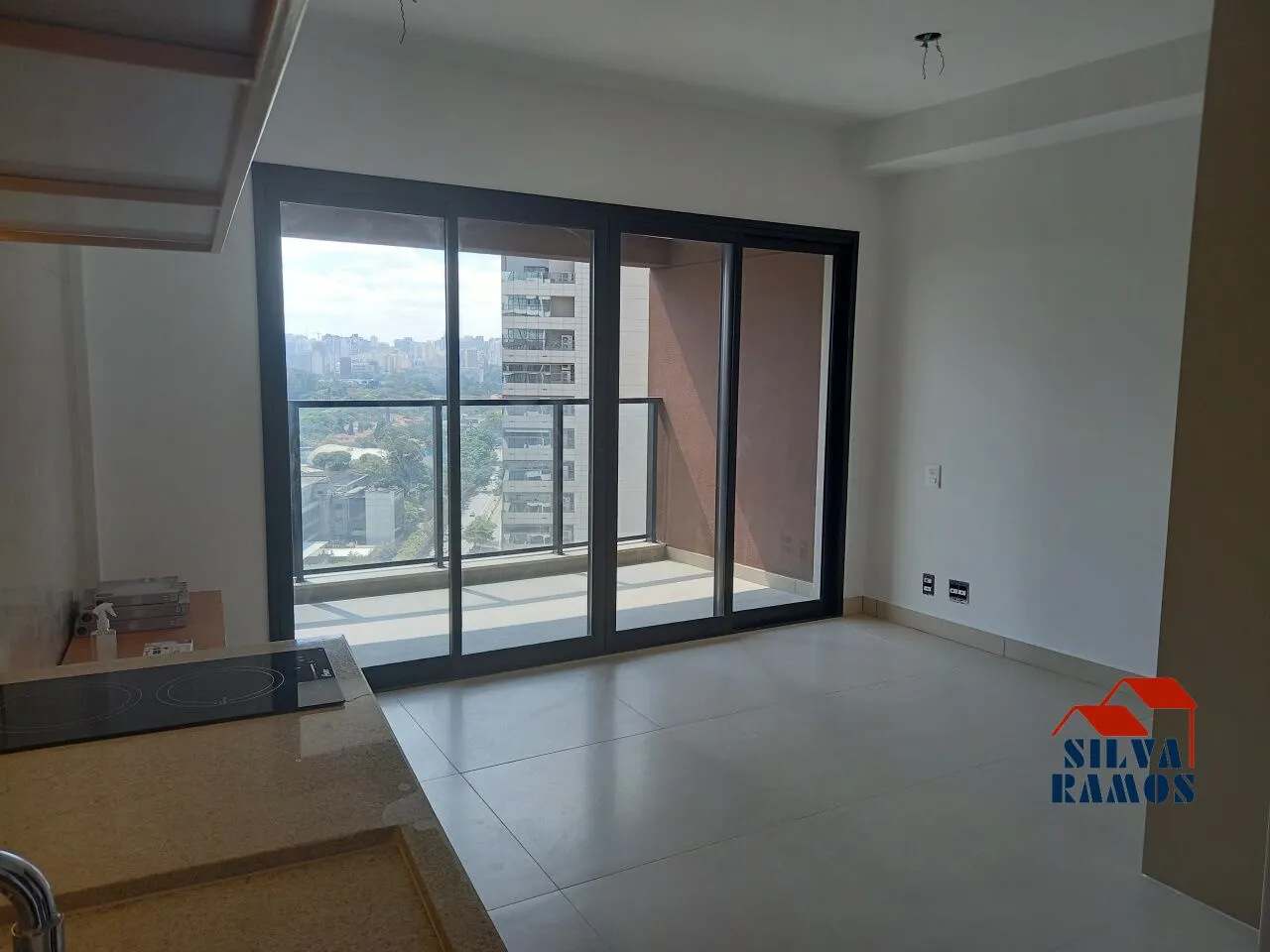 Studio semi-mobiliado para locação em Moema, Av. Ibirapuera - SP