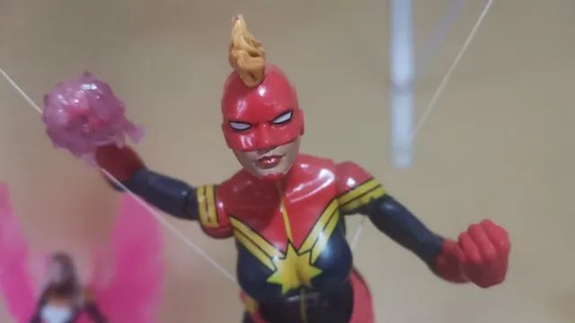 Capitã Marvel Legends Versão quadrinhos  - Foto 3