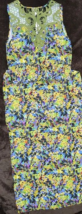 Vestido floral com renda - Tamanho M - Foto 4