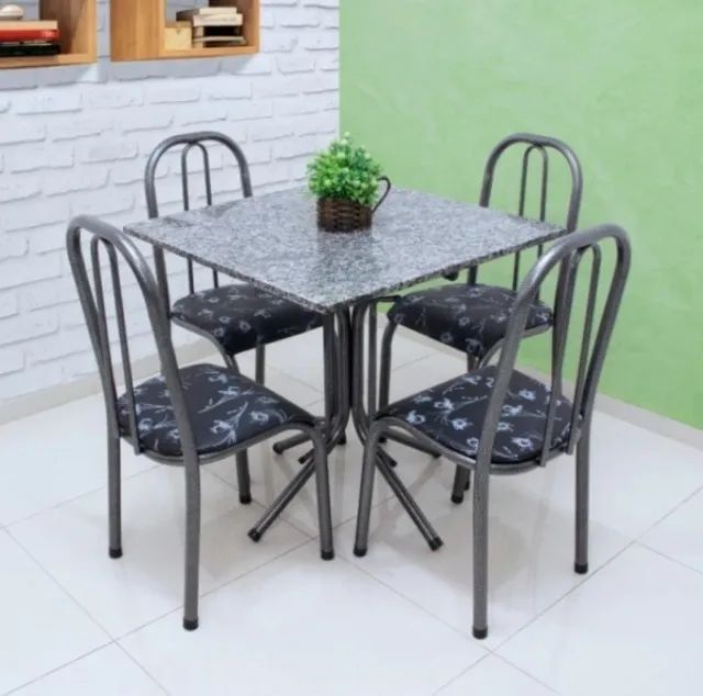 Lindo Conjunto de Mesa na Promoção ! Entrega e montagem grátis ! 