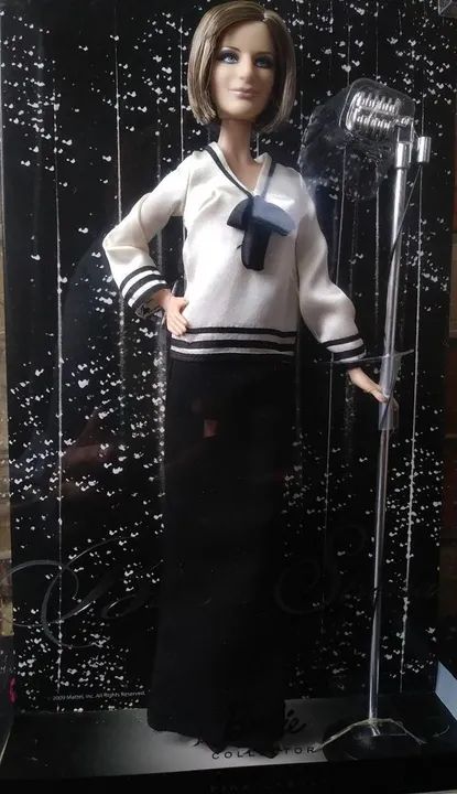 Boneca Barbie Barbra Streisand - Foto 4