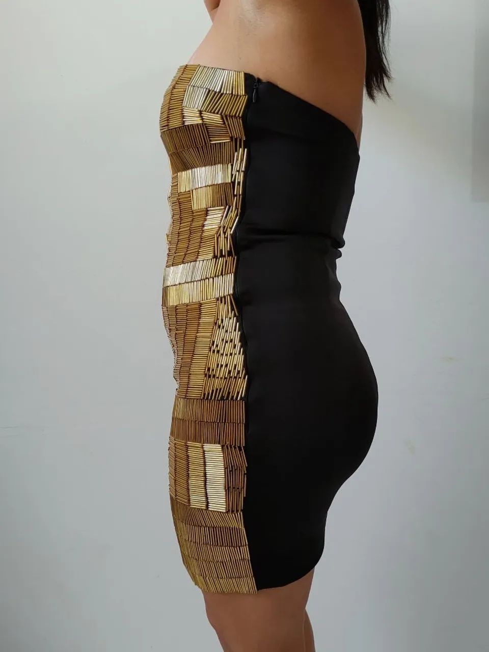 Vestido Dourado com Detalhes - Foto 3