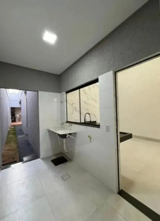 Casa (Padrão), com 3 quartos e 2 banheiros à Venda, 98 m² em Curitiba/PR