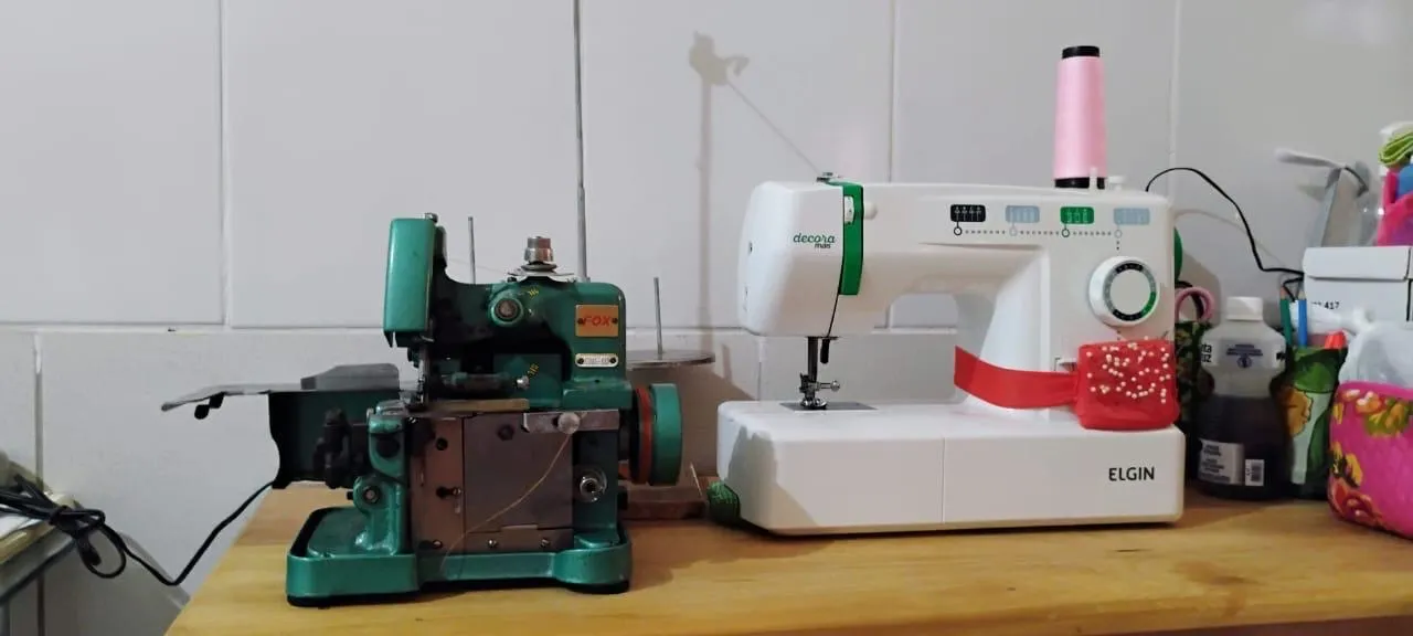 Máquina de costura Elgin Decora e Overlock Chinesinha