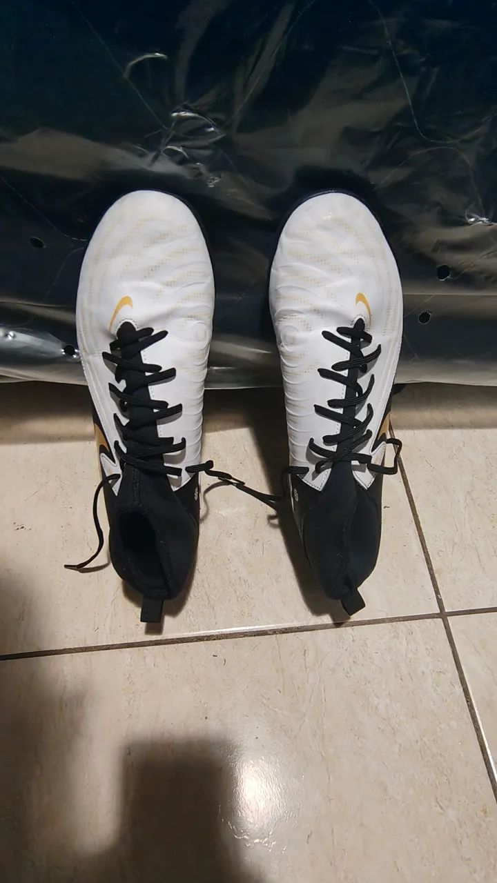Nike Phantom Luna II Indoor Soccer Cleats (Salvador, BA only)