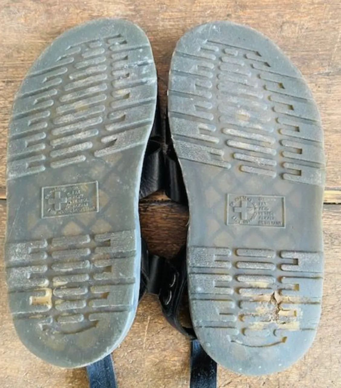 Sandália Gladiator Gryphon Dr.Martens original 37 BR - Foto 4