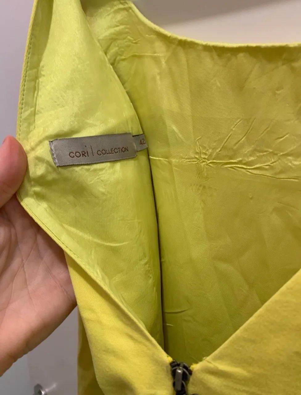 Vestido amarelo marca cori  - Foto 4