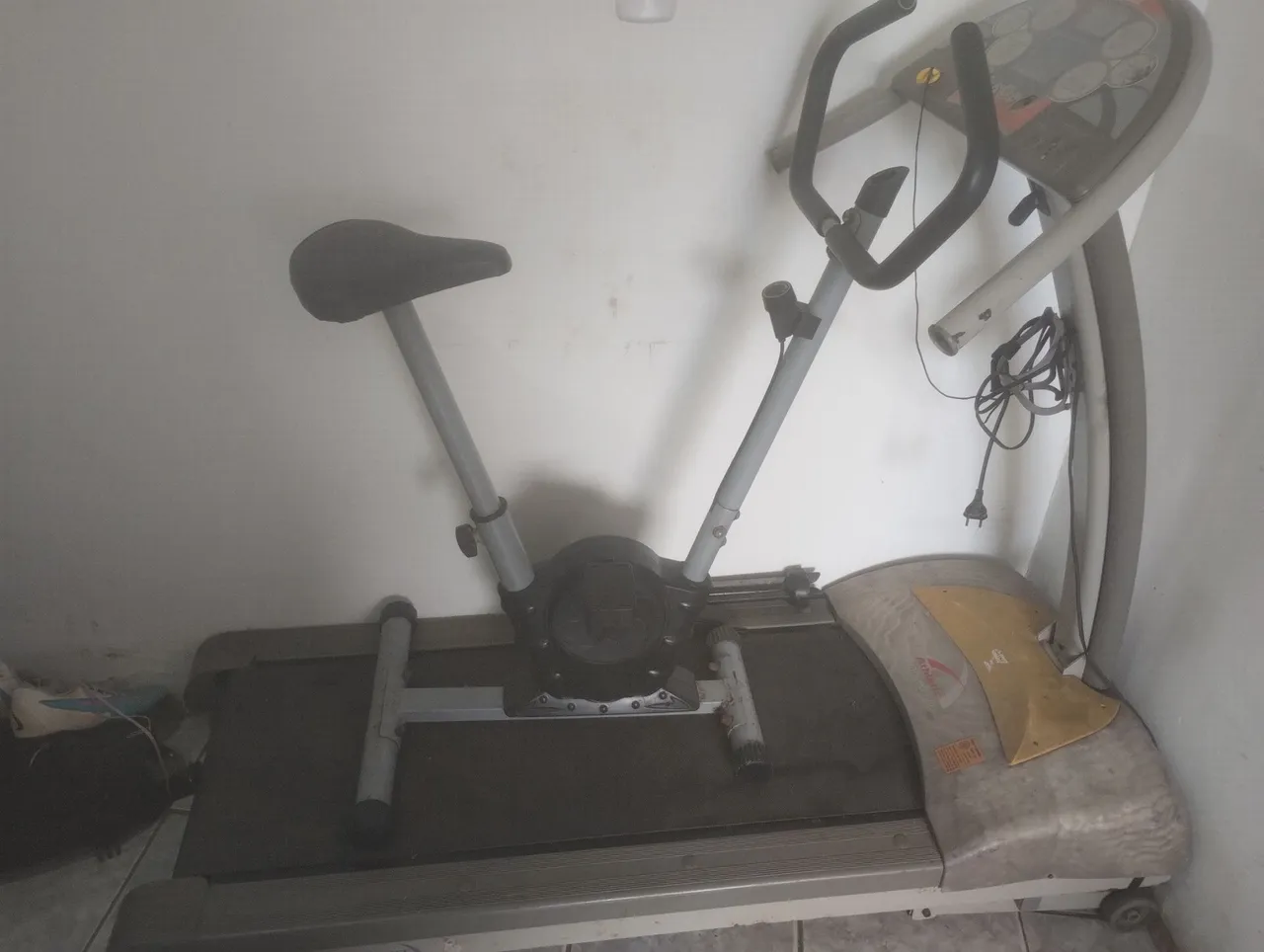 Esteira e bicicleta ergométrica