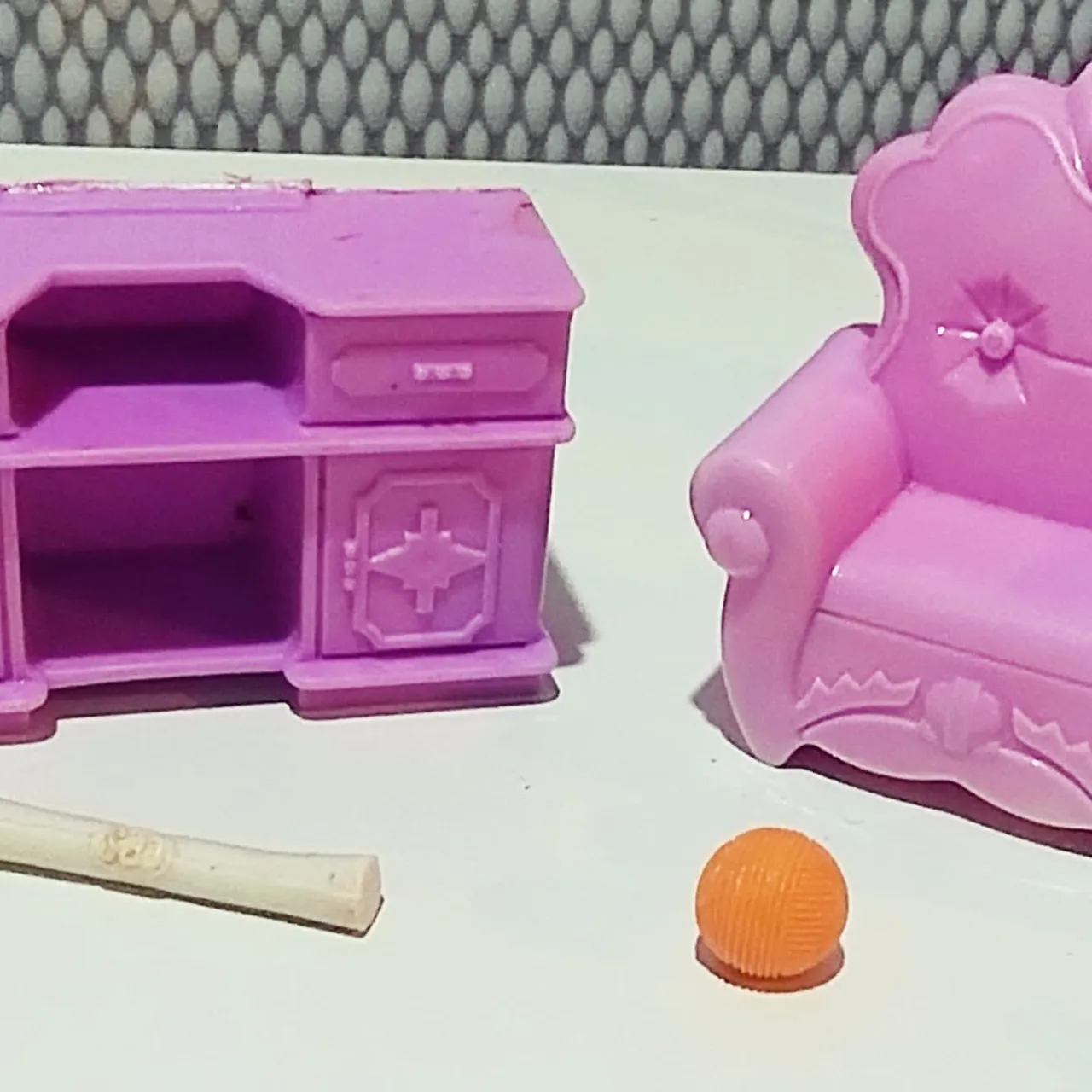 Mini Mobília Rosa para Casa de Bonecas