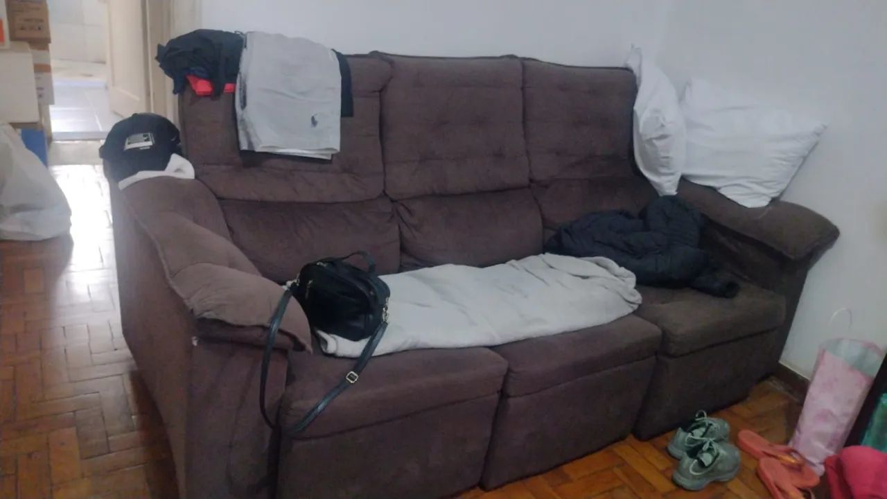 Sofá Marrom Confortável e Espaçoso - Foto 2