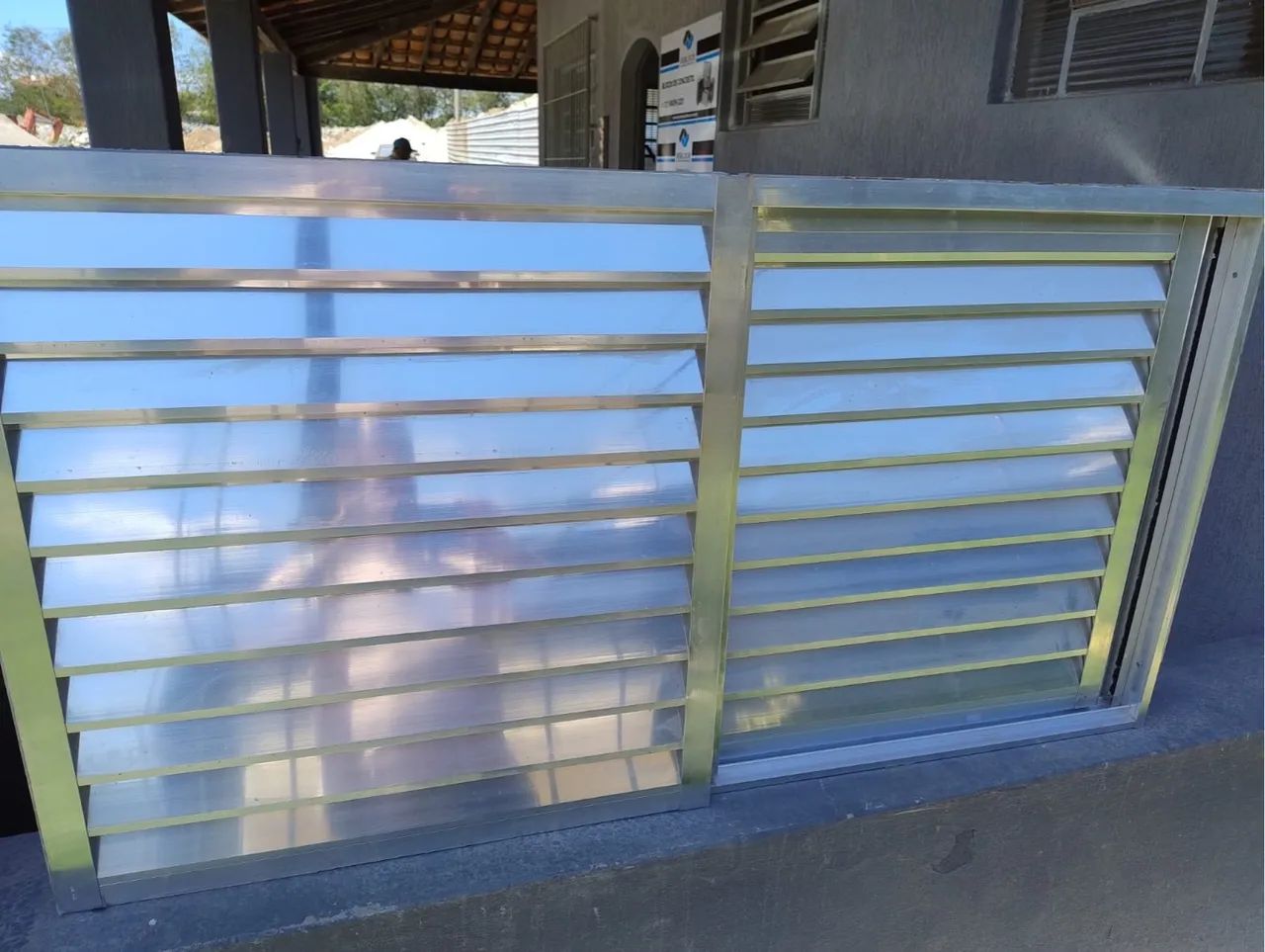 Janelas de Alumínio com venezianas - Novas