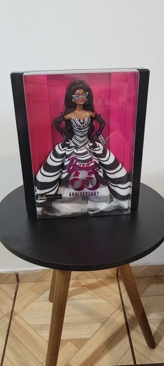Barbie Brooklyn signature collector mattel comemoração dos 65 anos - Foto 3
