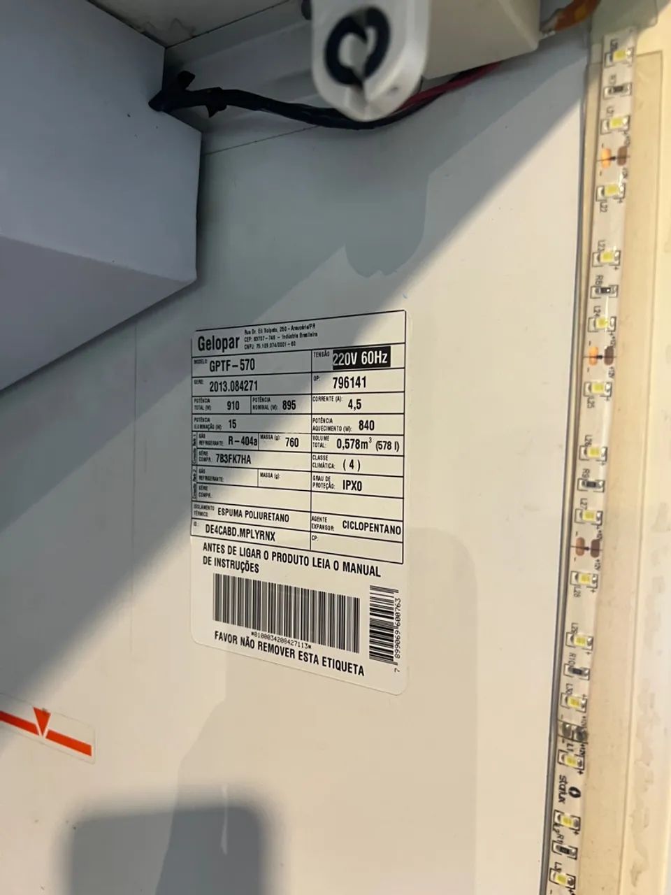 Freezer de expositor  vertical gelopar 220v 578l - Foto 3