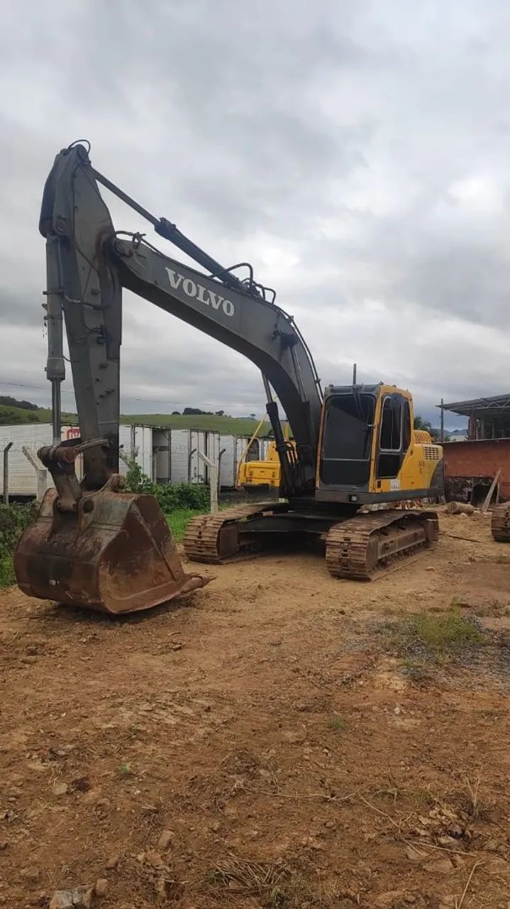 Escavadeira Volvo 22 toneladas 