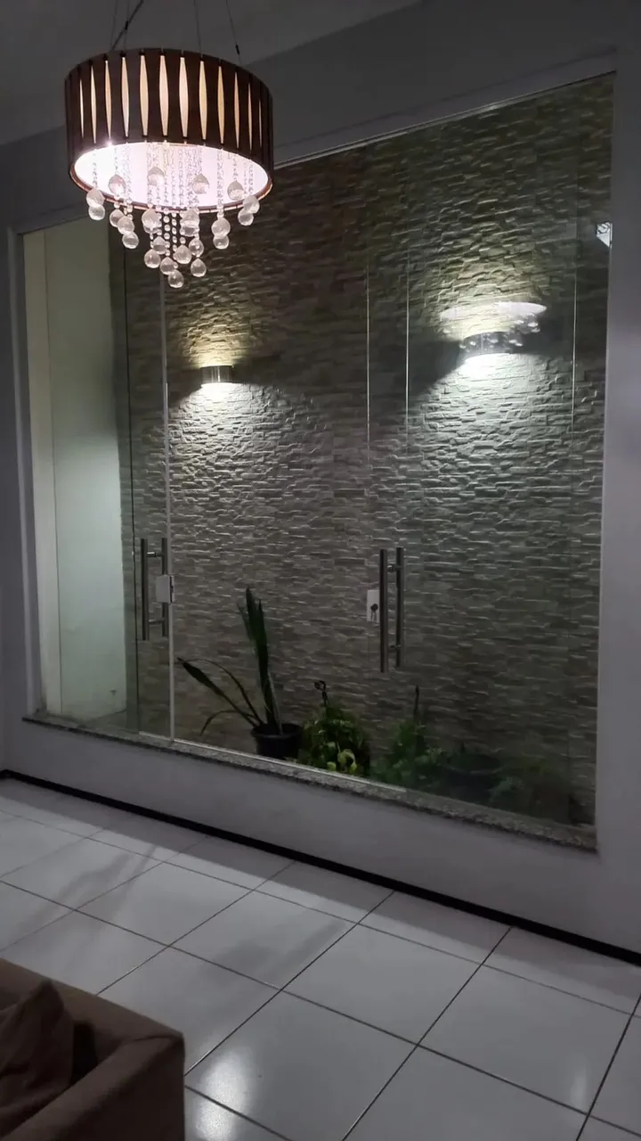LOCAÇÃO CASA COMERCIAL na Forquilha, 04 qts. Sendo 01 suite.