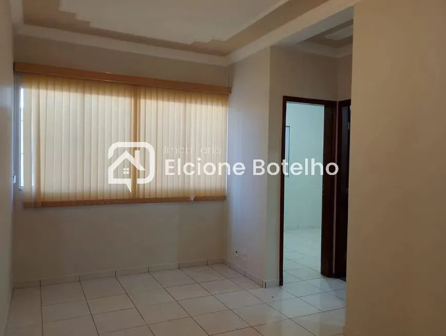 Casa para locação de aprox. 50 m², com 2 quartos, no bairro Santa Mônica - Uberlândia - MG