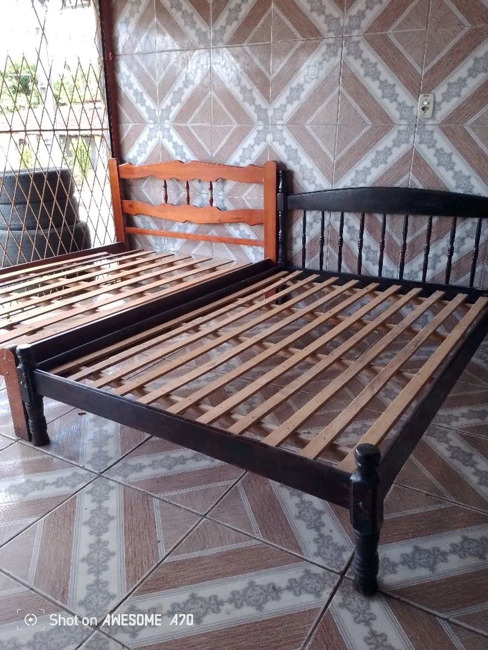 Cama de Madeira com Estrutura de Grade - Preço Imbatível