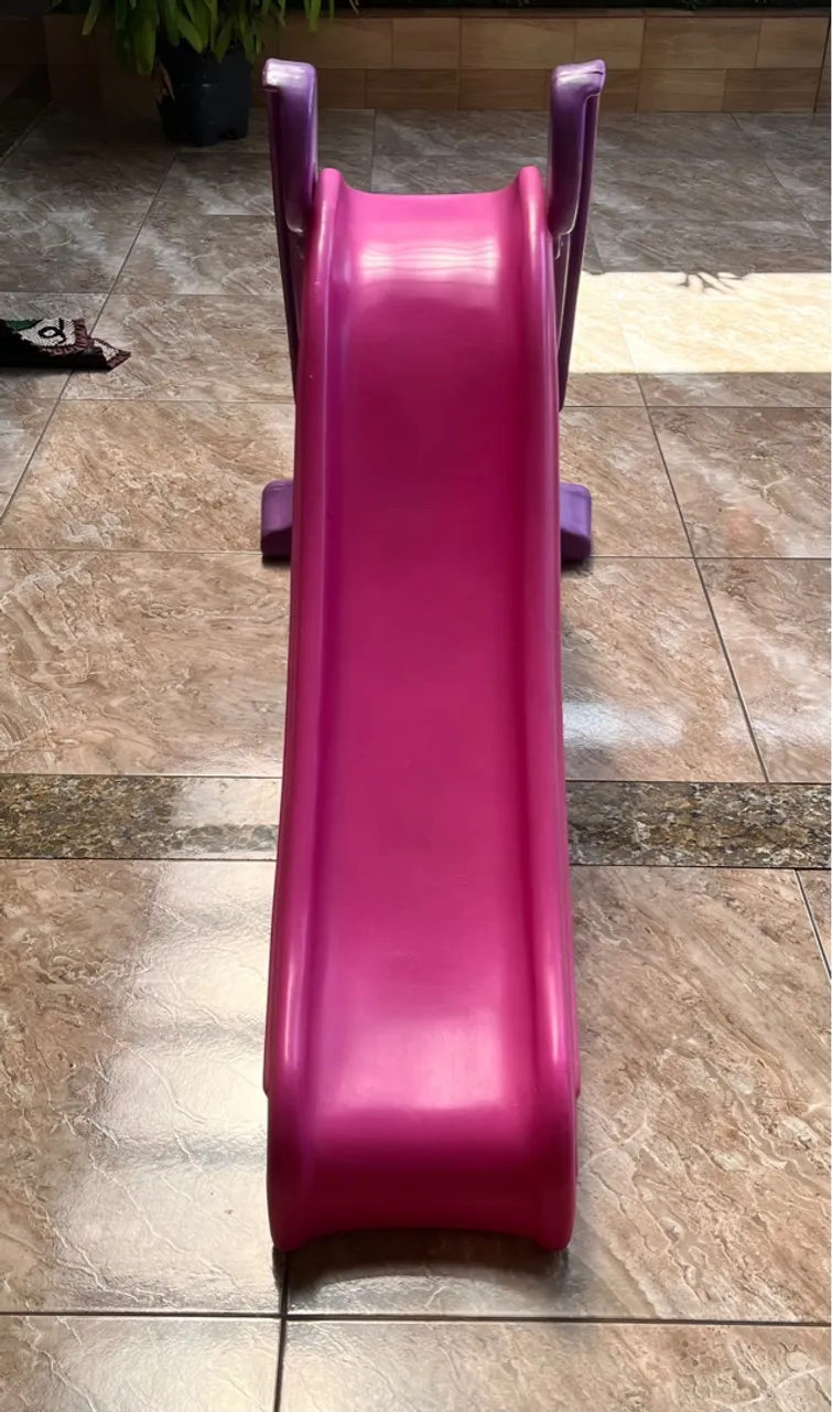 Escorregador Infantil de Plástico Rosa