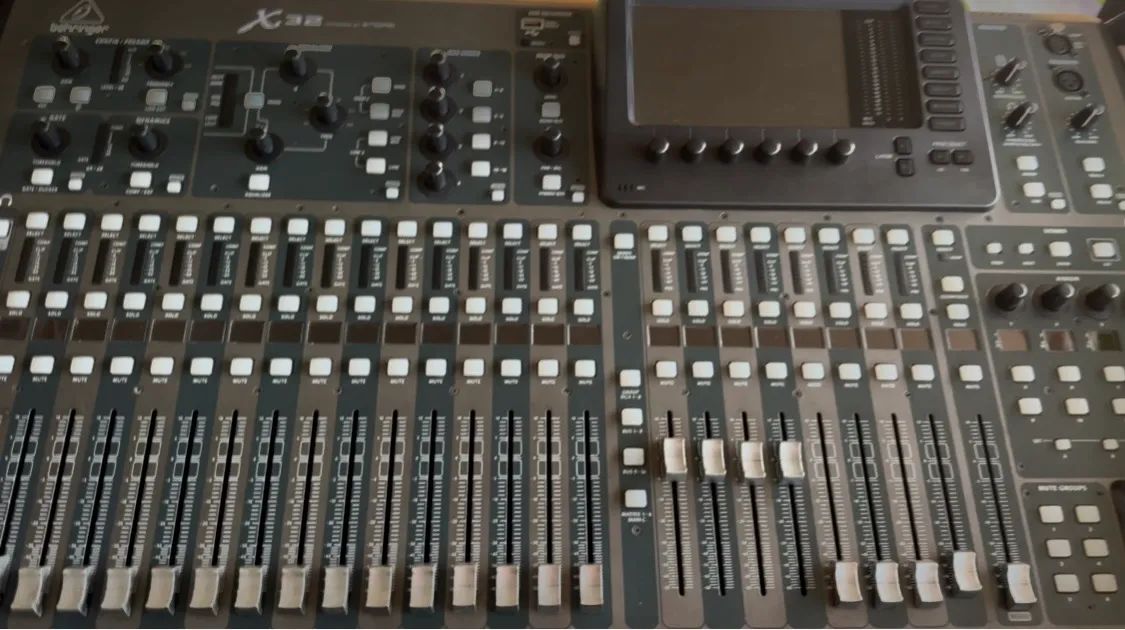 MESA DIGITAL X32 SOM64292270734465120