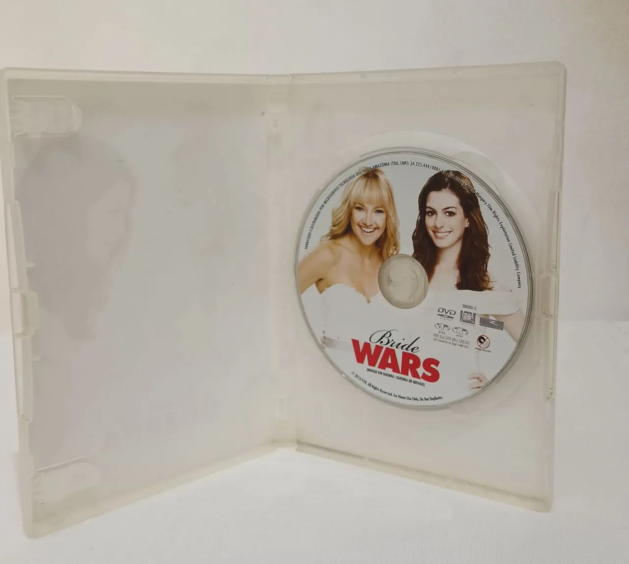 DVD Filme Noivas em Guerra  - Foto 3